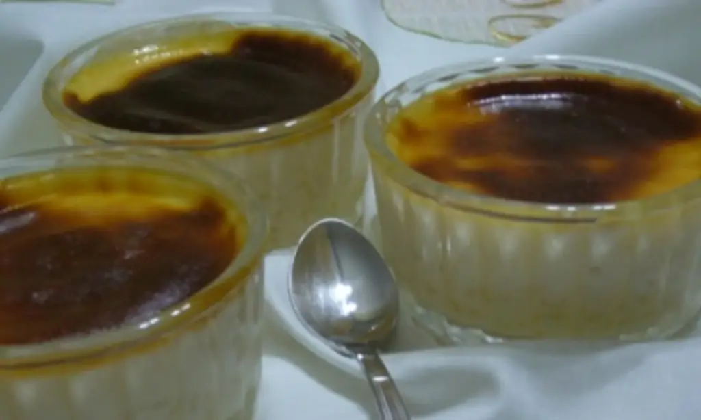 Турецкий пудинг из коричневого риса (Sütlac)