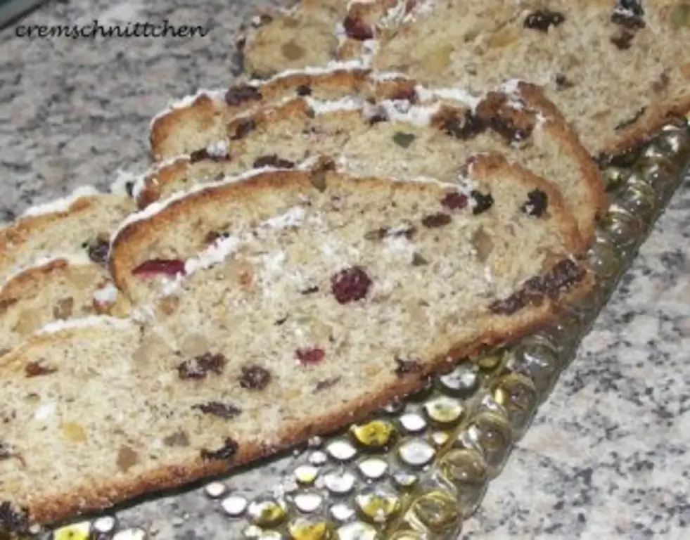 Christstollen с мукой и свежими дрожжами