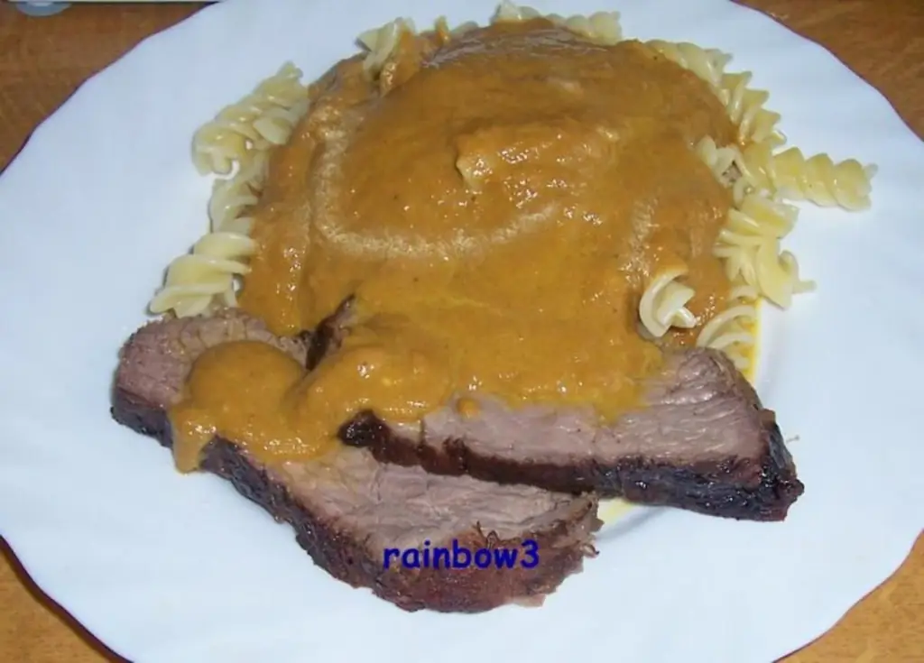 Приготовление: тушеное мясо с морковным соусом