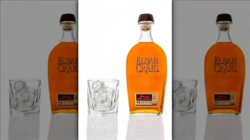 Стакан с бутылкой Элайджи Крейга