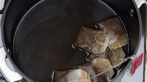 чайные пакетики, завариваемые в чайнике