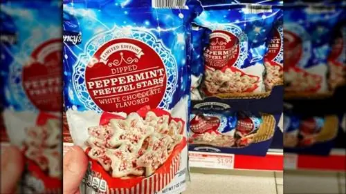 Звезды кренделя с мятой и перечной мятой в белом шоколаде Clancy's в Aldi