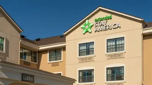 продолжительное пребывание в американском отеле снаружи