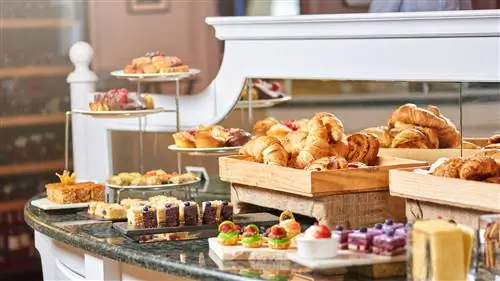 12 шведских столов в отелях, ранжированных от худшего к лучшему