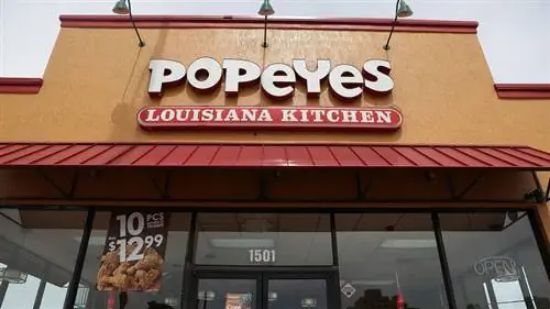 Внешний вид ресторана Popeyes Внешний вид ресторана Popeyes