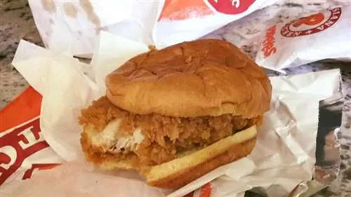 Куриный сэндвич Попайс Куриный сэндвич Попайс