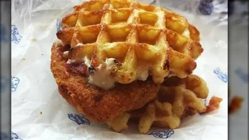 Куриные и вафельные слайдеры White Castle