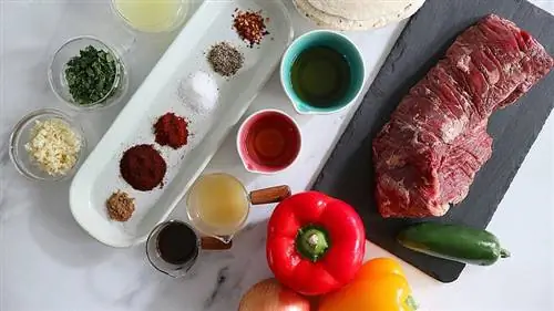 ингредиенты для фахитас со стейком на гриле