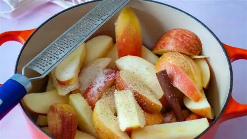 маринованные яблоки в жаровне