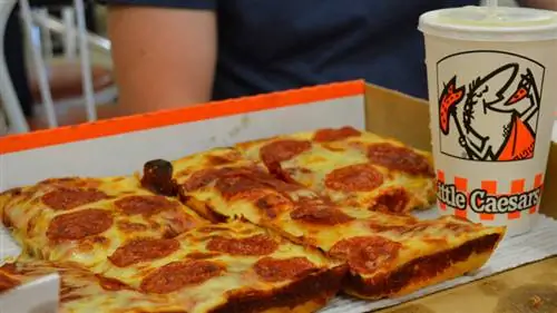Пицца и напиток Little Caesars