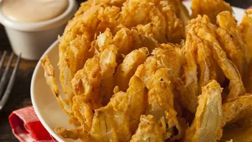 Лук лумин с соусом
