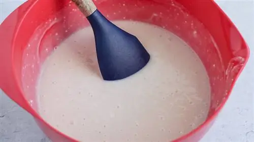 тесто в миске