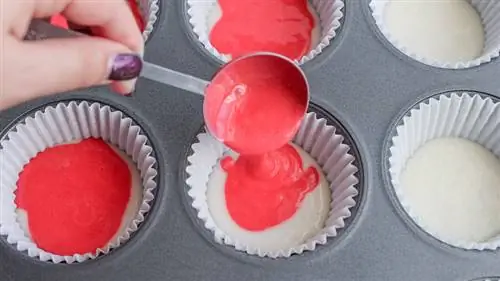 кекс в подносе