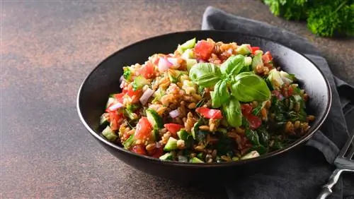Салат Фарро с овощами Салат Фарро с овощами