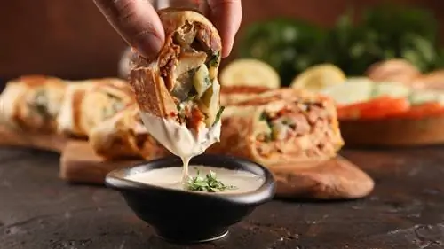 Куриная шаурма с соусом тахини
