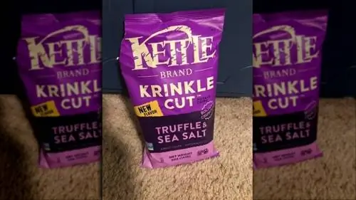 Krinkle Cut Truffle + Чипсы из чайника с морской солью Krinkle Cut Truffle + Чипсы из чайника с морской солью