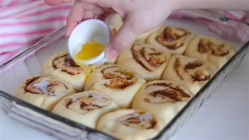 морковный пирог булочки с корицей на сковороде