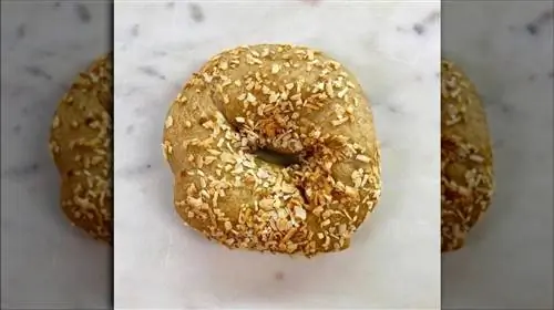 Луковый бейгл