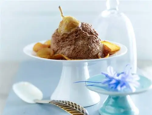 Мусс нуга с жареными грушами