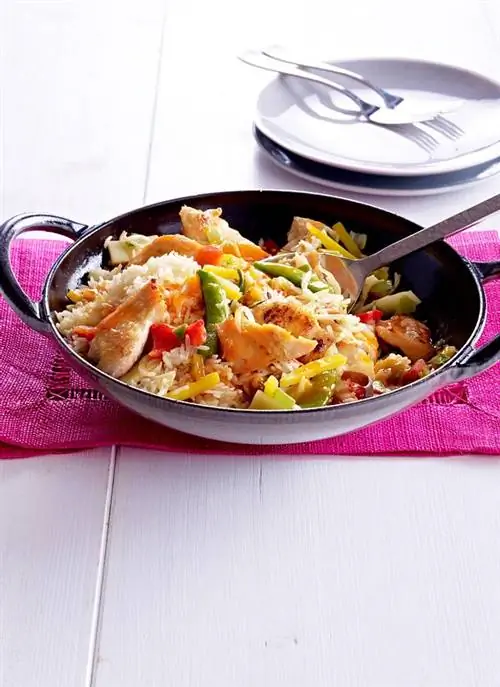 Жареный рис с азиатскими овощами и курицей