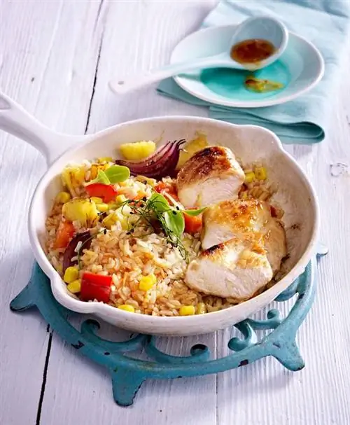 Овощное жаркое с курицей