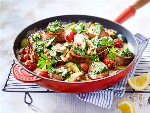 Стейк из свиного филе с цукини