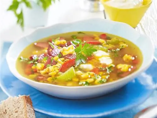 Разноцветный кукурузный суп с Кабаносси и соусом из сыра фета