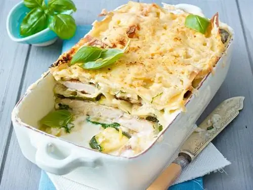 Лазанья с курицей и цукини