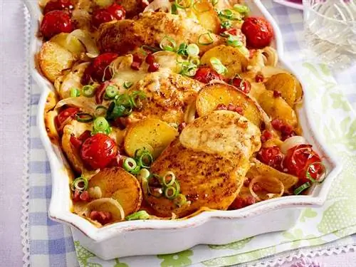 Жареная картофельная куриная запеканка