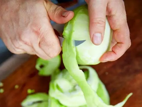 Очистить кольраби