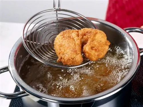 Жарить куриные крылышки Жарить куриные крылышки