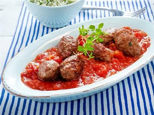 Сусукакья (рулетики из фарша в томатном соусе) с рисом