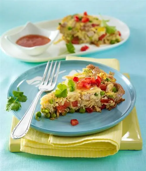 Китайский омлет с полосками шницеля