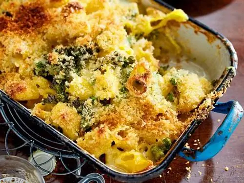Запеканка из макарон с корочкой из маминых крошек