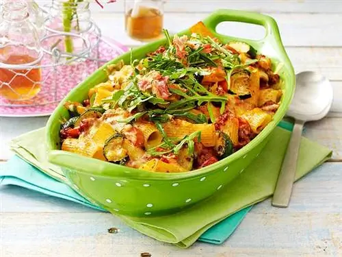 Запеканка из макарон и овощей