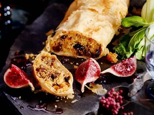 Штрудель из кускуса с инжиром и бэби-пак-чой