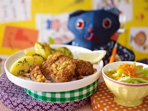 Шницель с арахисовой крошкой