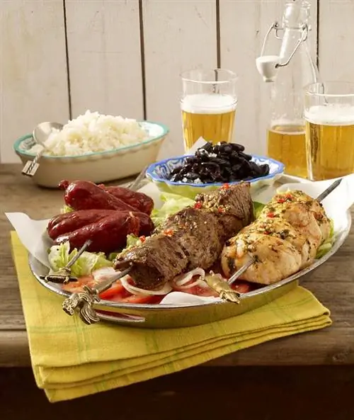 Мясной шашлык с черной фасолью