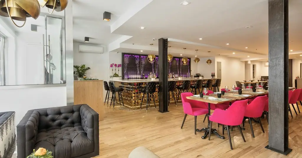 Saar Indian Bistro открывается в центре города с современной индийской едой