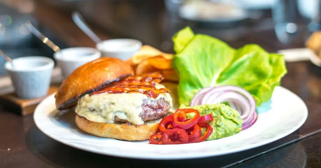 Gramercy Tavern служит платоническому идеалу «шеф-бургера»