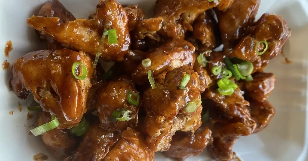 New Portland Food Cart ThiccBoi продает дерзкие тендеры и крылышки в северо-восточном Альберте