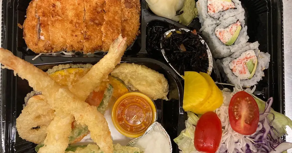 Takara, заведение в Джапантауне, открылось для обедов на открытом воздухе с помощью соседа