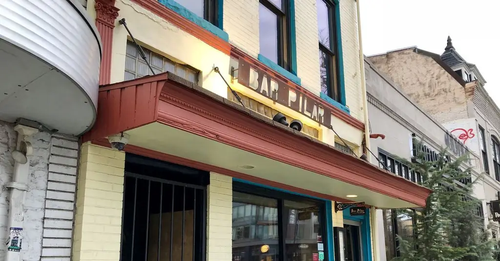 Владельцы Bar Pilar продают бар в стиле Хемингуэя на 14-й улице