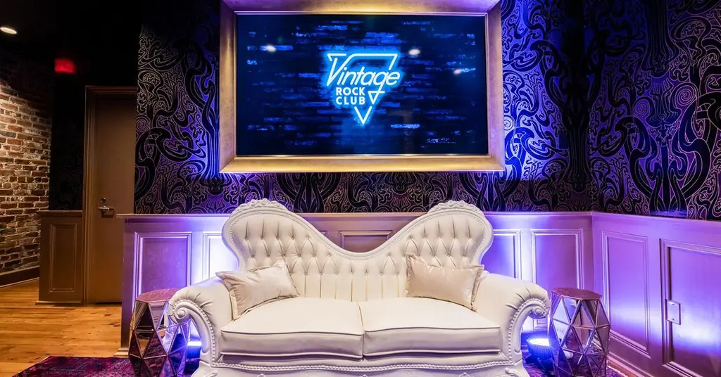 Vintage Rock Club приземляется в центральном деловом районе Нового Орлеана в эти выходные