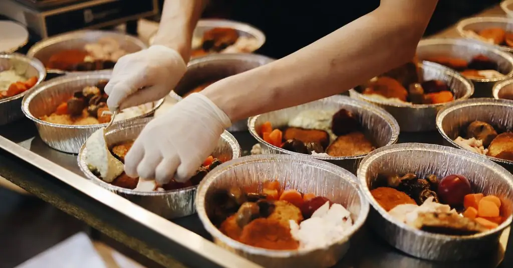 В условиях блокады Киева мобилизованы лучшие повара города