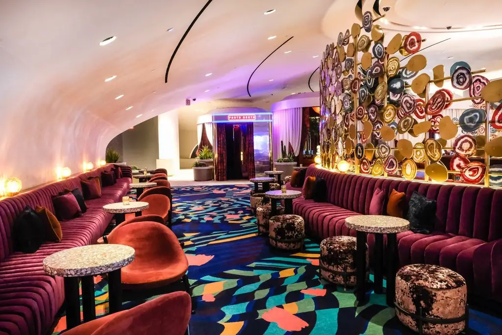 Бар в Commons Club Бар в Commons Club