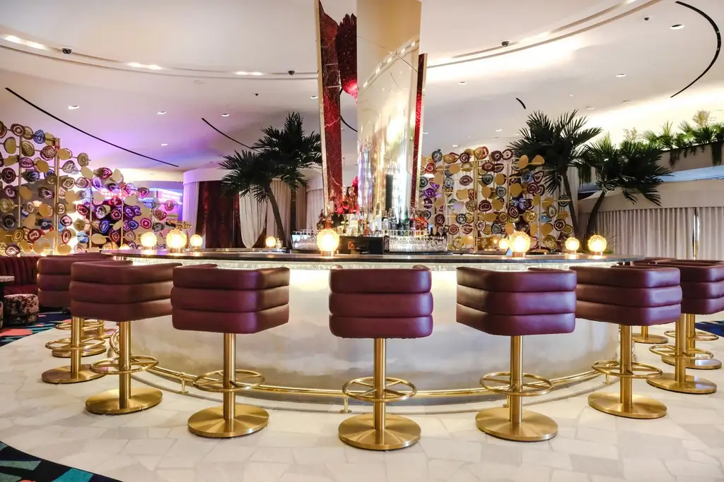 Бар в Commons Club Бар в Commons Club