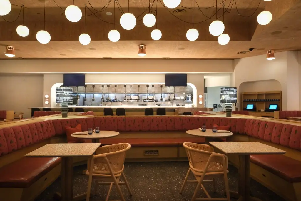 Кухня в Commons Club Кухня в Commons Club