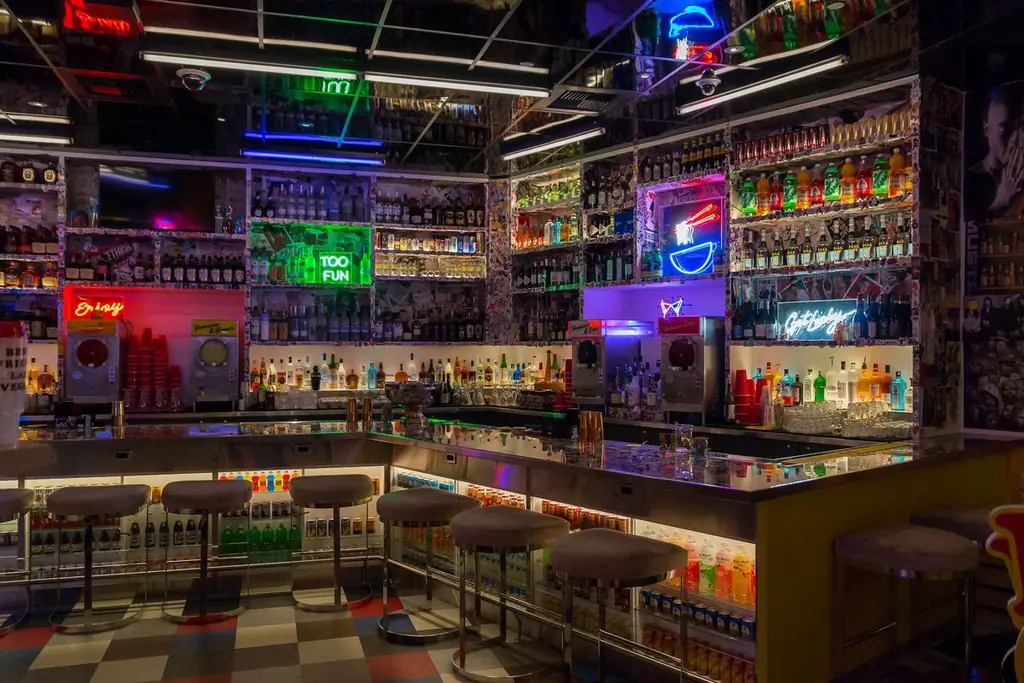 Винный магазин в Best Friend