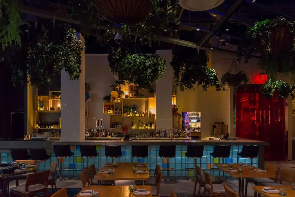 Бар в Best Friend